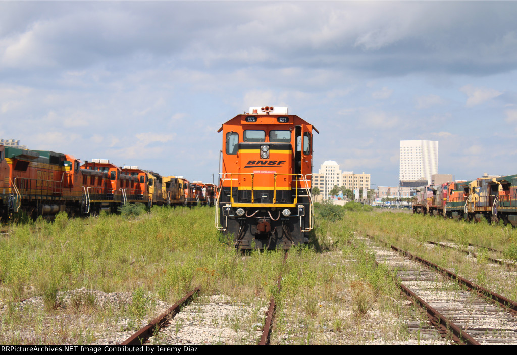 BNSF 1275 Front